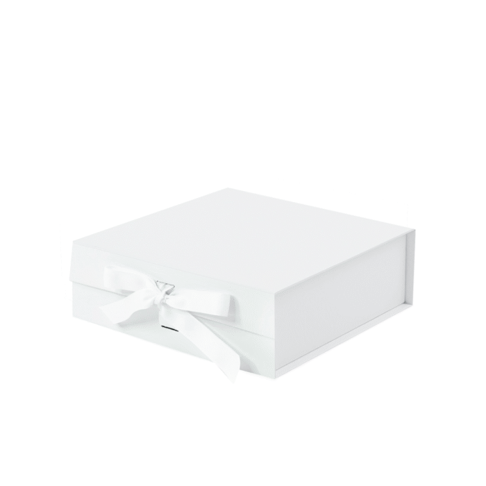 white-a6-square-magnetic-gift-boxes-with-changeable-ribbon.png